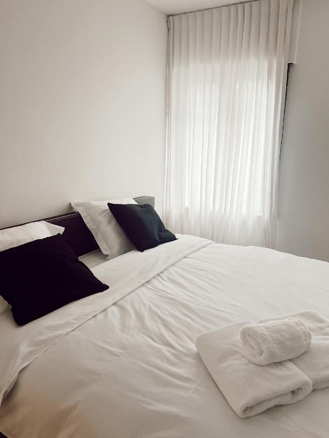 イープル Vakantiewoning Number 44ヴィラ エクステリア 写真